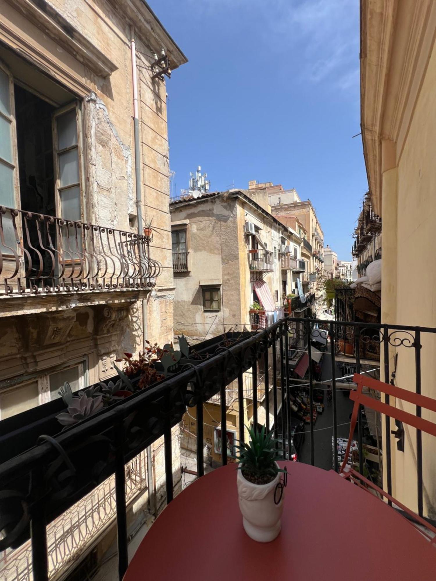 Greta'S Apartment Discesa Delle Capre Palermo Bagian luar foto